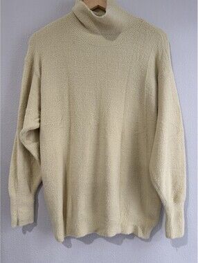 Aritzia Wilfred Free Hush King Turtleneck Sweater Womens Small Soft Fuzzy
